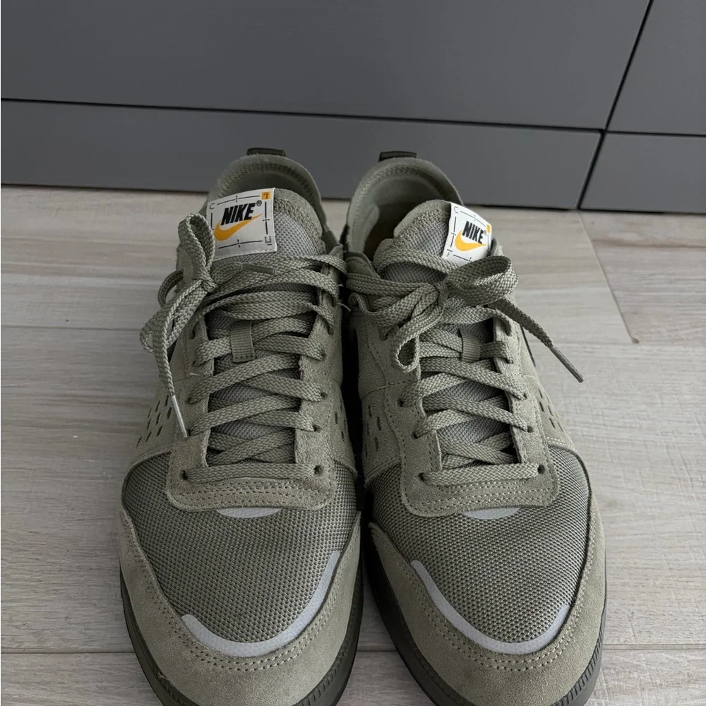 Nike Men’s Sneakers Olive Green with Black Swoosh